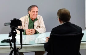 با گوشه‌نشینی و عزلت به جایی نمی‌رسیم