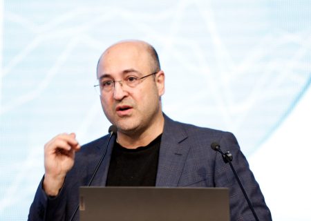 نقش روابط‌عمومی در عصر هیومن‌مدیا در تولید ترنس‌مدیا برای توسعه فکری و ارتباطی سازمان‌های صنعتی