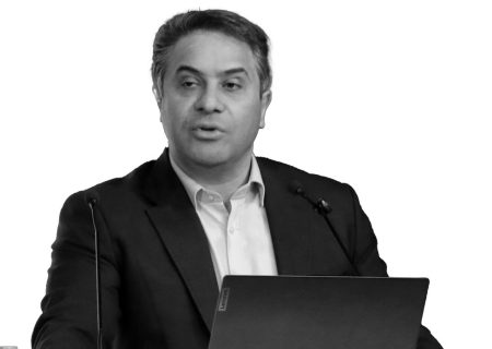 ۱۵ سال ایستادگی در مسیر پیچیدۀ ارتباطات